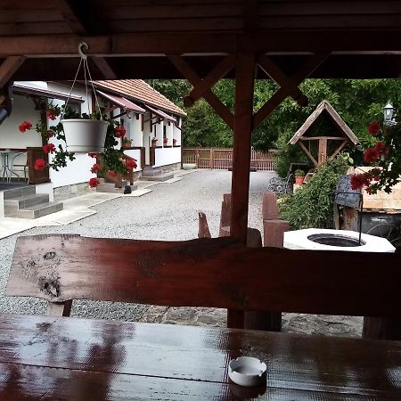Kazsimer Vendeghaz Erdohorvati エクステリア 写真